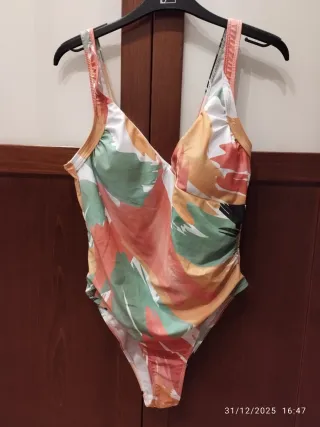 Bañador estampado, totalmente nuevo, sin estrenar.