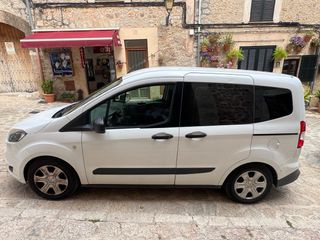 Ford E-Tourneo Courier 2015