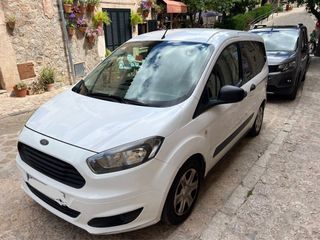 Ford E-Tourneo Courier 2015