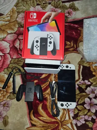 Nintendo Switch OLED Bianco/Nero