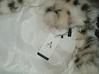 Abrigo de pelo sintético estampado