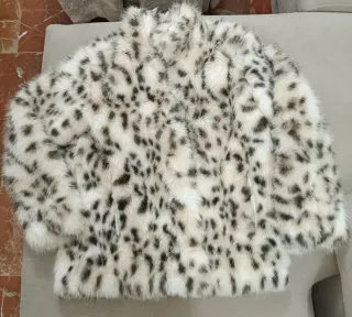 Abrigo de pelo sintético estampado