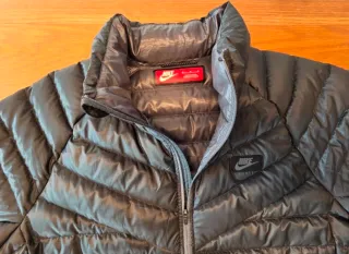Chaqueta Nike de Plumas gris