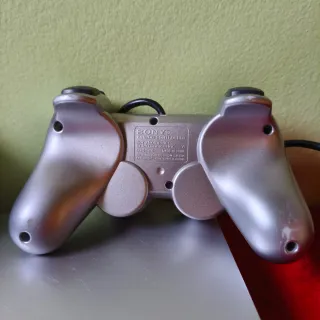 PlayStation 2 Slim Argento con 2 controller