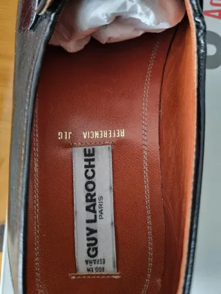 Mocasines Guy Laroche negros con caja