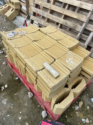 Bloques hormigón y tapas albero