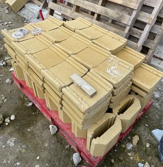 Bloques hormigón y tapas albero