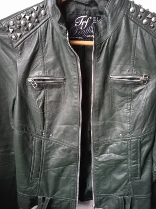 Chaqueta Cuero Verde TRF