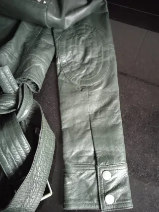 Chaqueta Cuero Verde TRF