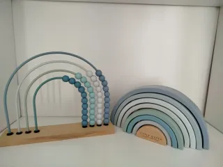 Ábaco y arco iris apilable Little Dutch de madera