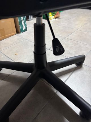 Silla de escritorio de piel sintética negra