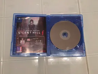 Silent Hill F PS5 Edición Día Uno. Como nuevo