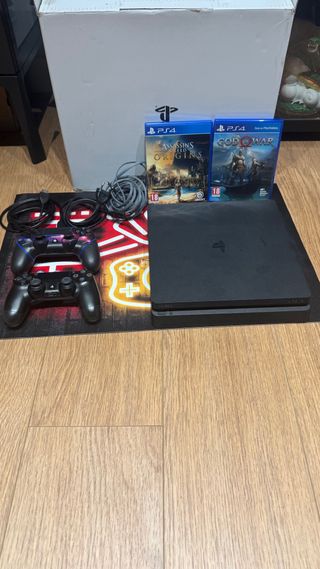 PS4 (PlayStation 4) Negra + 2 Juegos