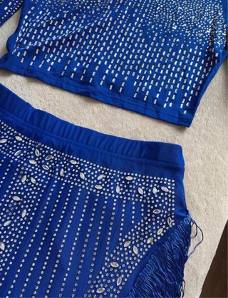 Conjunto 2 piezas top y falda flecos y piedras