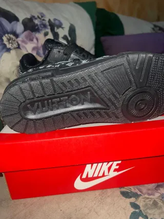 Sneakers Louis Vuitton Nere e Bianche