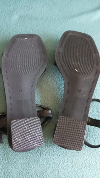 Sandalias Limma Tacón Bajo Negro