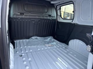 Opel Combo Cargo Cargo L 650kg Diesel 1.5 100HP S&S MT E6 -