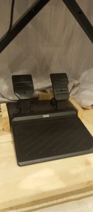 Volante HORI PS4/PS5/PC con scatola originale