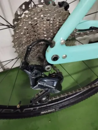 Bicicleta Gravel Carbono 11V