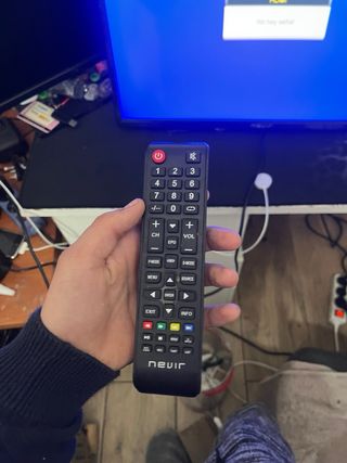 TV Nevir 24” LED HD Ready (Con mando) Sin patilla