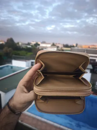 Cartera Corkcho corcho estampado floral