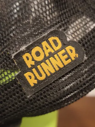 Gorra Negra Road Runner