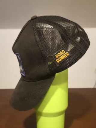 Gorra Negra Road Runner