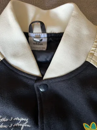 Chaqueta Adidas Originals Negra y Blanca