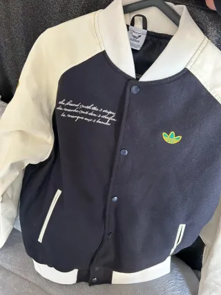 Chaqueta Adidas Originals Negra y Blanca