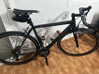 Bicicleta de carretera carbono ultraligera