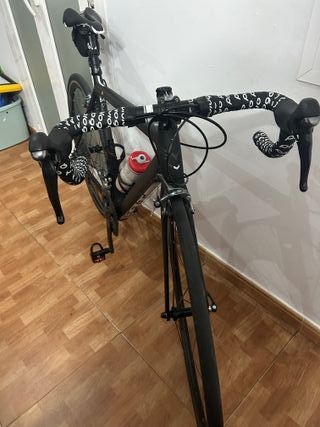 Bicicleta de carretera carbono ultraligera