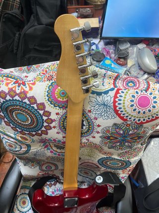stratocaster roja intenso recien calibrada