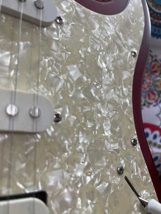 stratocaster roja intenso recien calibrada