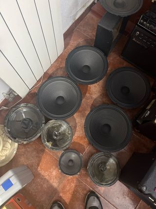 Lote altavoces sin funcionar estan dañados 40 euro