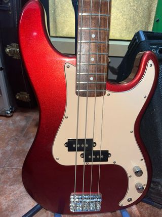 Bajo phil pro red cherry y amplificador 90 watts