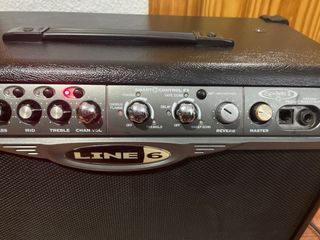 Line 6 de 75 watts con efectos en perfecto estado