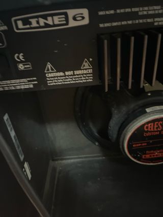Line 6 de 75 watts con efectos en perfecto estado