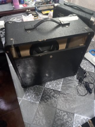 Cabezal laney ingles 120w + pantalla gorilla