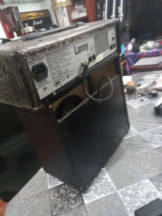 Cabezal laney ingles 120w + pantalla gorilla