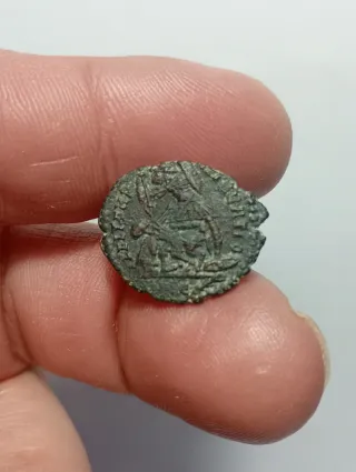 Moneda romana follis Constancio Galo