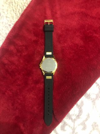 Reloj Guess Mujer Dorado y Negro