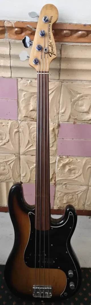 Bajo Fender Precision 1978 Fretless