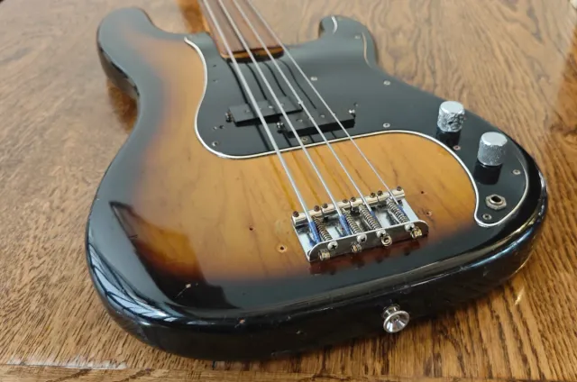 Bajo Fender Precision 1978 Fretless