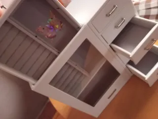 Organizzatore gioielli bianco e grigio