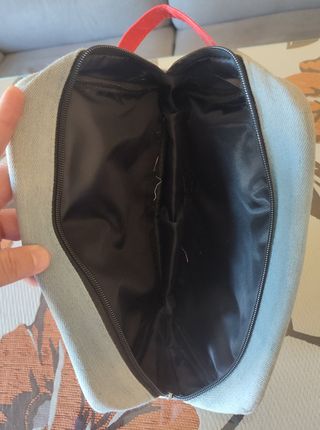 Neceser estampado calaveras y ciudad