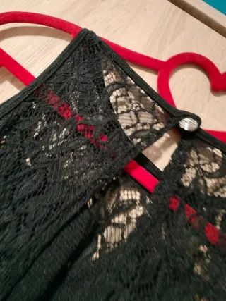 Mono corto lencero negro sexy