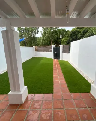 Césped artificial RG ALMACENES Ancho 2 y 4 metros