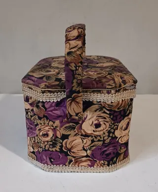 Cesto per cucito con  manico,tessuto raso e pizzo