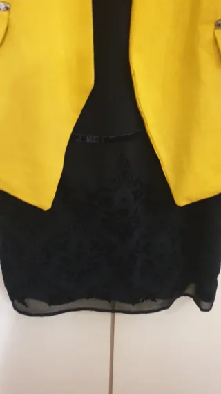 Blazer zara  y Vestido intimissimi Negro Amarillo
