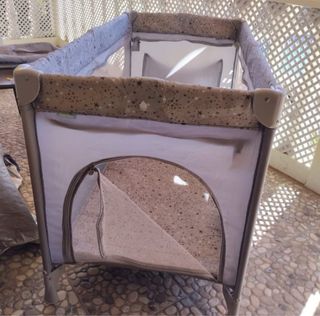 Parque cuna infantil con dibujos